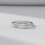 ツイストライン ダイヤモンドリング